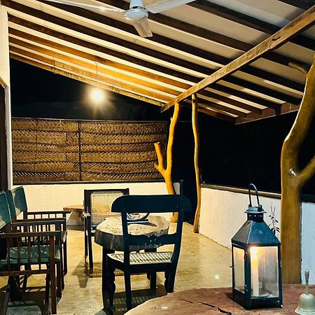 Funky Leopard Safari Lodge Bordering Yala National Park Kataragama Exterior foto